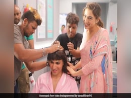 नर्स के गेटअप में तैयार हो रहे थे वरुण धवन, तभी सारा अली खान करने लगीं मस्ती- देखें Video नर्स के गेटअप में तैयार हो रहे थे वरुण धवन, तभी सारा अली खान करने लगीं मस्ती- देखें Video