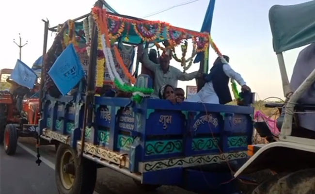 दिल्ली में चल रहे किसान आंदोलन के समर्थन में मध्यप्रदेश में ट्रैक्टर रैली