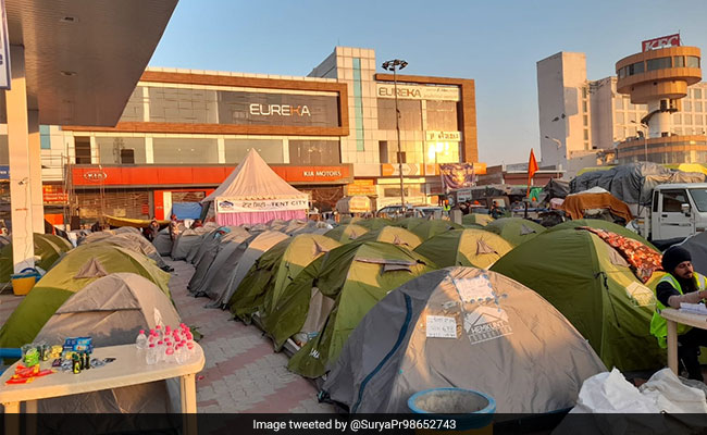 Amid Biting Cold, "Tent City" For Protesting Farmers Near Delhi