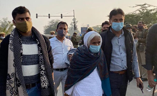 "Farmers' Daughter" Bilkis Bano, Shaheen Bagh's <i>Dadi</i>, Stopped From Joining Protest