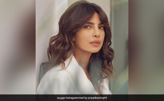 Loose Curls Have Never Looked Better Before, Thanks To Priyanka Chopra
