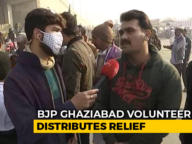 Local BJP Worker Distributes Relief At Farmers' Protest In Ghaziabad