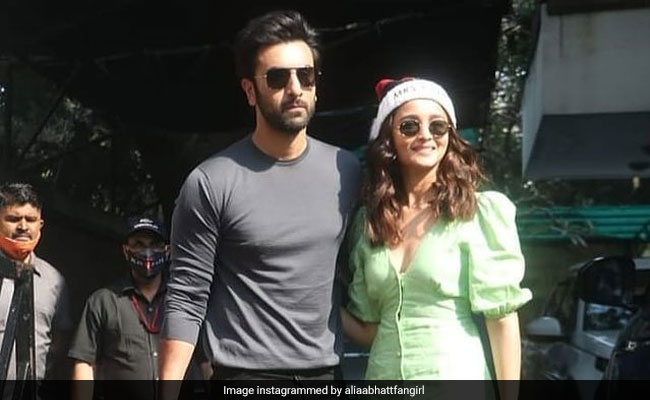 Christmas 2020: Inside The Kapoors' Family Lunch With Kareena-Saif, Ranbir-Alia And Others