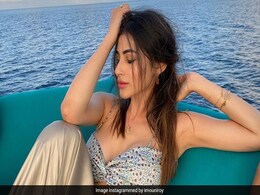 मौनी रॉय ने शेयर की मालदीव की Photos, लहरों के बीच यूं पोज देती दिखाई दीं एक्ट्रेस मौनी रॉय ने शेयर की मालदीव की Photos, लहरों के बीच यूं पोज देती दिखाई दीं एक्ट्रेस