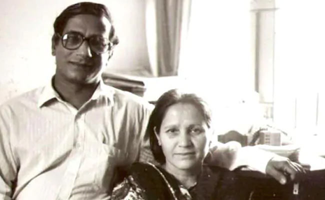 स्मृतिशेष मंगलेश डबराल: ‘इसी रात में अपना घर है’