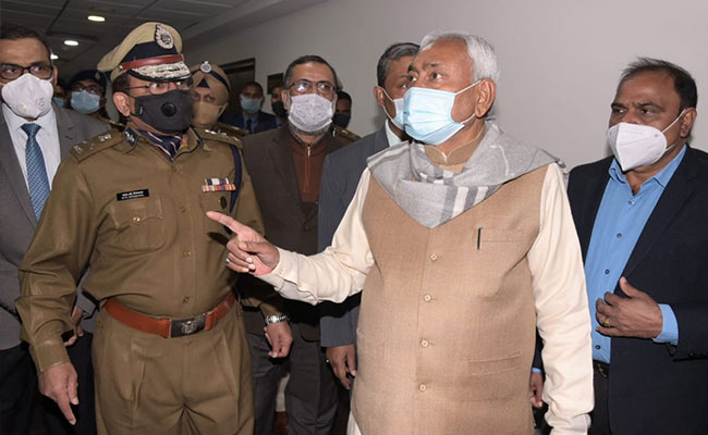 नीतीश कुमार के राजनीतिक पतन के लिए भाजपा को जिम्मेदार ठहराना कितना सही