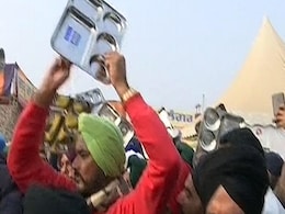 PM मोदी के 'मन की बात' कार्यक्रम के दौरान किसानों ने थाली बजाकर किया विरोध; 10 बड़ी बातें PM मोदी के 'मन की बात' कार्यक्रम के दौरान किसानों ने थाली बजाकर किया विरोध; 10 बड़ी बातें