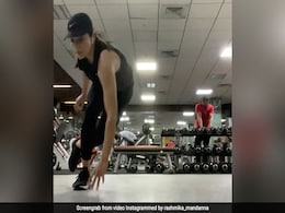 Rashmika Mandanna ने रैपर डिवाइन के 'मिर्ची' सॉन्ग पर किया वर्कआउट, Video शेयर कर बोलीं- मुझ से कुछ सीखो... Rashmika Mandanna ने रैपर डिवाइन के 'मिर्ची' सॉन्ग पर किया वर्कआउट, Video शेयर कर बोलीं- मुझ से कुछ सीखो...