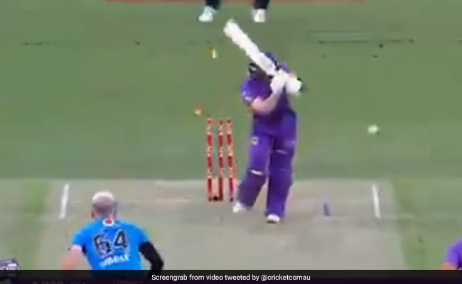 BBL 2020: 36 साल के गेंदबाज ने 'सनसनाती' गेंद पर बल्लेबाज को किया बोल्ड..देखें Video