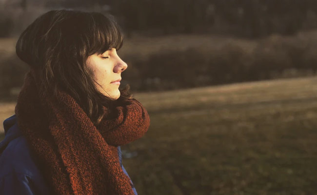 Cosy Up In These 5 Warm And Stylish Shawls And Stoles Cosy Up In These 5 Warm And Stylish Shawls And Stoles