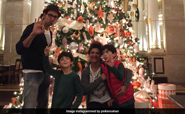 Christmas Throwback: A Round-Up Of Pinkie Roshan's Celebrations With Husband Rakesh, Son Hrithik And Grandsons