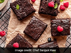How To Make Eggless Chocolate Brownies Without Using An Oven (Recipe Inside) How To Make Eggless Chocolate Brownies Without Using An Oven (Recipe Inside)