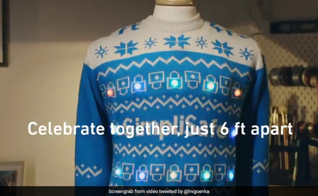 Christmas Jumper That Helps Maintain 6-Foot Social Distance Amid COVID-19