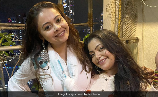 टीवी एक्ट्रेस Divya Bhatnagar का कोरोना से हुआ निधन, देवोलिना भट्टाचार्जी ने पोस्ट कर दी जानकारी