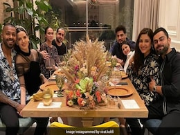 अनुष्का शर्मा- विराट कोहली ने घर पर रखी न्यू ईयर पार्टी, दोनों के करीबी दोस्त हुए शामिल... देखें Photos अनुष्का शर्मा- विराट कोहली ने घर पर रखी न्यू ईयर पार्टी, दोनों के करीबी दोस्त हुए शामिल... देखें Photos