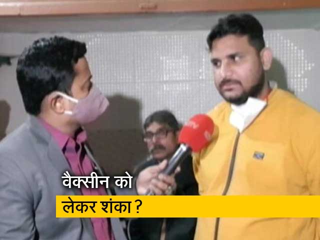 टीका लगवाने वाले स्वास्थ्यकर्मी बोले- हम पूरी तरह स्वस्थ हैं