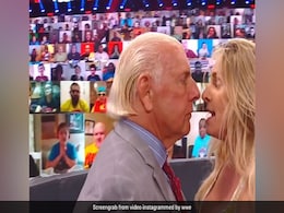 WWE रेस्लर शार्लट का पापा रिक फ्लेयर पर फूटा गुस्सा, चिल्लाईं- दफा हो जाओ...देखें Video WWE रेस्लर शार्लट का पापा रिक फ्लेयर पर फूटा गुस्सा, चिल्लाईं- दफा हो जाओ...देखें Video