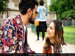 हिना खान के बॉयफ्रेंड ने एक्ट्रेस संग रोमांटिक फोटो शेयर कर लिखी शायरी- "एक तुम हो और एक...." फैंस बोले- नज़र न लगे हिना खान के बॉयफ्रेंड ने एक्ट्रेस संग रोमांटिक फोटो शेयर कर लिखी शायरी- "एक तुम हो और एक...." फैंस बोले- नज़र न लगे