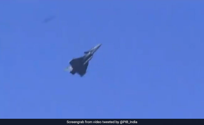 Rafale Aircraft Makes R-Day Flypast Debut, Performs "Vertical Charlie"