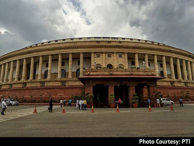मॉनसून सत्र : किसानों और विपक्ष को एक और झटका देने की तैयारी में सरकार! वादे से उलट लाएगी बिजली बिल