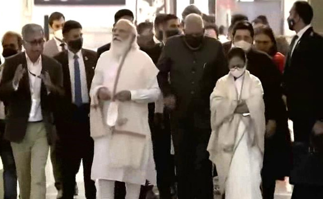 बंगाल में लोकसभा चुनाव के नतीजों के हिसाब से टीएमसी 171 और बीजेपी को 116 सीटों पर बढ़त