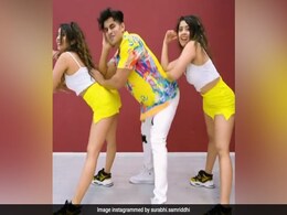 चिंकी मिंकी ने कोरियोग्राफर आदिल खान के साथ किया 'जलेबी बेबी' पर डांस, Video मचा रहा है धूम चिंकी मिंकी ने कोरियोग्राफर आदिल खान के साथ किया 'जलेबी बेबी' पर डांस, Video मचा रहा है धूम