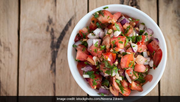 Homemade salsa is a refreshing fat-burning food for summer