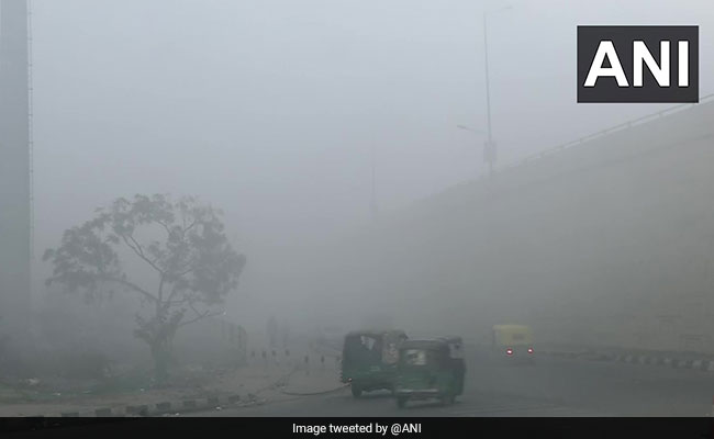 Delhi's Air Quality In "Very Poor" Category, Visibility Low Due To Fog