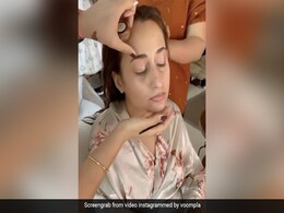 वरुण धवन से शादी के लिए कुछ इस तरह सजीं थी नताशा दलाल, मेकअप रूम का Video आया सामने वरुण धवन से शादी के लिए कुछ इस तरह सजीं थी नताशा दलाल, मेकअप रूम का Video आया सामने