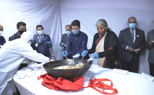 Union Budget 2022 : Omicron के चलते ‘मिठाई’ ने ली ‘हलवे’ की जगह, इस बार हलवा सेरेमनी नहीं