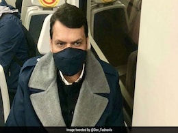 In Devendra Fadnavis's Delhi Metro Ride Tweet, Swipe At Uddhav Thackeray In Devendra Fadnavis's Delhi Metro Ride Tweet, Swipe At Uddhav Thackeray