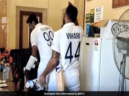 Ind Vs Aus: मैच ड्रॉ कराने के बाद ऐसे ड्रेसिंग रूम पहुंचे हनुमा विहारी, IAS ने शेयर किया मजेदार Video Ind Vs Aus: मैच ड्रॉ कराने के बाद ऐसे ड्रेसिंग रूम पहुंचे हनुमा विहारी, IAS ने शेयर किया मजेदार Video