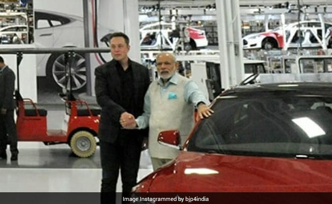 PM Modi, Elon Musk's 2015 Photo In BJP's Tesla Replug