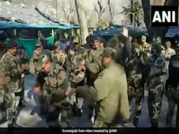 नए साल के मौके पर BSF जवानों ने हरियाणवी गाने पर जमकर लगाए ठुमके, बार-बार देखा जा रहा Video नए साल के मौके पर BSF जवानों ने हरियाणवी गाने पर जमकर लगाए ठुमके, बार-बार देखा जा रहा Video