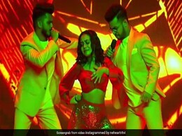 Neha Kakkar ने स्टेज पर 'मनाली ट्रांस' गाने से मचाया धमाल, देखें थ्रोबैक Video Neha Kakkar ने स्टेज पर 'मनाली ट्रांस' गाने से मचाया धमाल, देखें थ्रोबैक Video