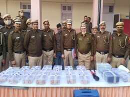 सुरक्षागार्डों को नहीं लगी भनक, फिल्मी अंदाज में एक चोर ले उड़ा 20 करोड़ के गहने - जानें पूरा मामला सुरक्षागार्डों को नहीं लगी भनक, फिल्मी अंदाज में एक चोर ले उड़ा 20 करोड़ के गहने - जानें पूरा मामला