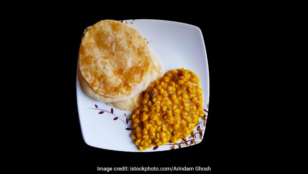 Cholar Dal With Luchi: Bengal's Traditional Breakfast Combo You Must Try