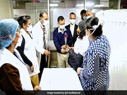 कोरोना संक्रमण से मुक्त हुआ एलएनजेपी अस्पताल का कर्मचारी वैक्सीन लगने पर उत्साहित कोरोना संक्रमण से मुक्त हुआ एलएनजेपी अस्पताल का कर्मचारी वैक्सीन लगने पर उत्साहित