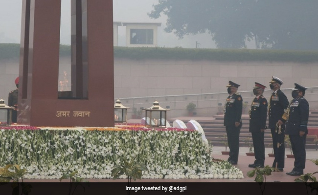 General Bipin Rawat, Chiefs Of Armed Forces Pay Tribute At War Memorial