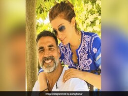 Twinkle Khanna और अक्षय कुमार मना रहे हैं शादी की 20वीं सालगिरह, रोमांटिक फोटो शेयर कर लिखा- आज भी तुम्हें... Twinkle Khanna और अक्षय कुमार मना रहे हैं शादी की 20वीं सालगिरह, रोमांटिक फोटो शेयर कर लिखा- आज भी तुम्हें...