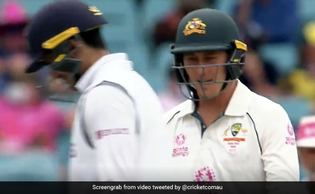 Ind vs Aus: बल्लेबाज़ी कर रहे शुभमन गिल से लाबुशेन ने पूछा सवाल, बोले - 'मैच के बाद बताता हूं' - देखें Video