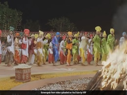 Happy Lohri 2021: लोहड़ी पर यह पंजाबी गीत मौज-मस्ती को कर देंगे दोगुना, आप भी कहेंगे 'हैप्पी लोहड़ी' Happy Lohri 2021: लोहड़ी पर यह पंजाबी गीत मौज-मस्ती को कर देंगे दोगुना, आप भी कहेंगे 'हैप्पी लोहड़ी'