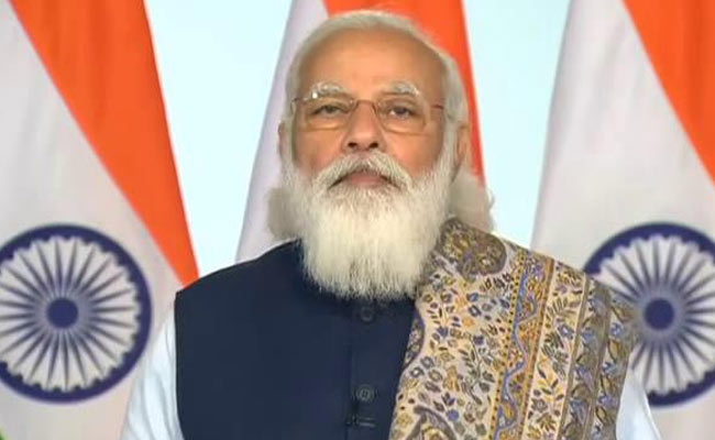 अर्णब के व्हाट्सऐप चैट पर बोलना था PM को, बोल रहे हैं राहुल गांधी, क्यों?