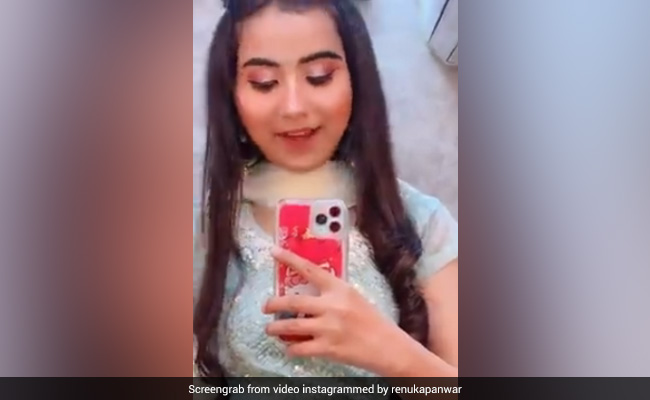 52 Gaj Ka Daman सॉन्ग की सिंगर रेणुका पंवार 'हरियाणवी बीट पर हिप हॉप' करवाती आईं नजर, देखें औVideo