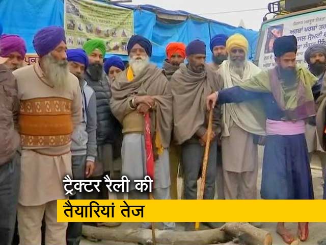 ट्रैक्टर रैली में शामिल होने के लिए बड़ी संख्या में पहुंच रहे हैं किसान