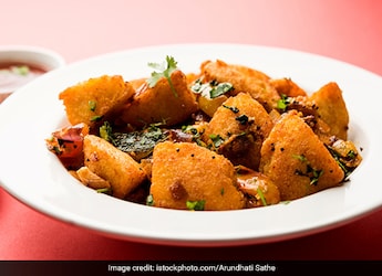 Idli 65 Recipe: Fire Up Your Mundane Mornings With This Quick And Spicy Idli Snack Idli 65 Recipe: Fire Up Your Mundane Mornings With This Quick And Spicy Idli Snack