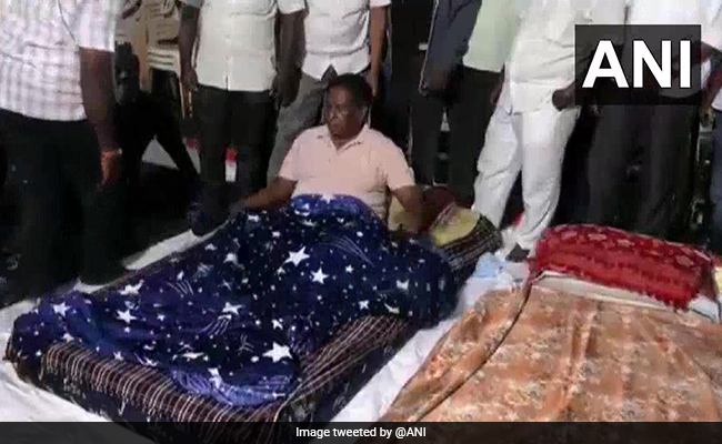 "Call Back Kiran Bedi": Puducherry Chief Minister Continues Sit-In Protest