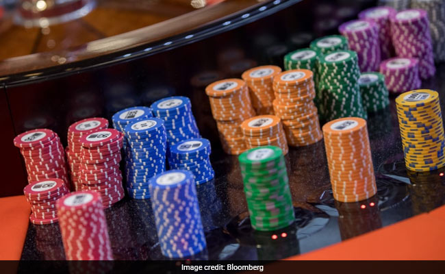 Woman Hunted After $13 Million In Cash Vanishes From South Korean Casino