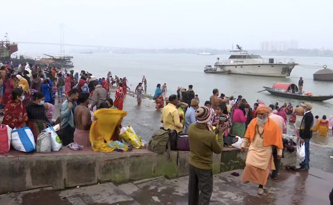 Makar Sankranti 2021: Thousands Take Holy Bath At Gangasagar And Kumbh