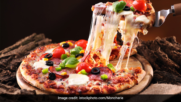 Viral Video: This Bizarre Hack Of Cooling Pizza Irritated All Foodies On The Internet